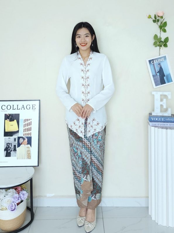 Embroidery Kebaya Sulam Top (免烫，冷布，不热) (52921)