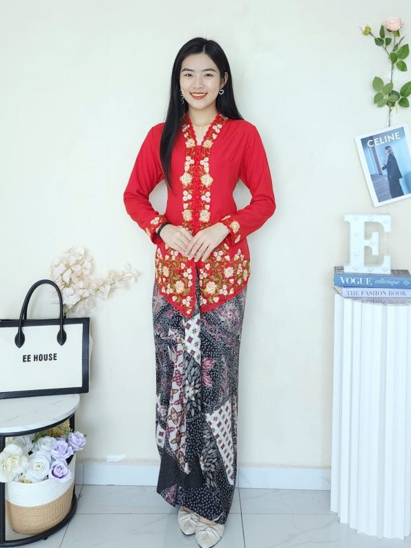 Kebaya Sulam Top (New Design) (699）