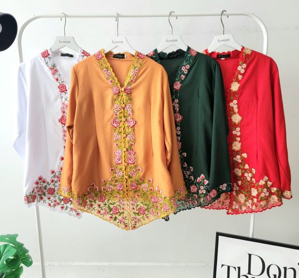 Kebaya Sulam Top (New Design) (699）
