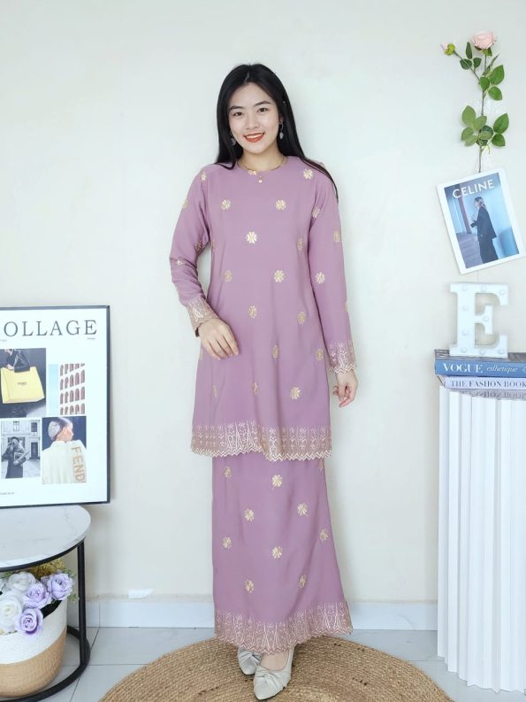 Baju Kurung Sulam (679)