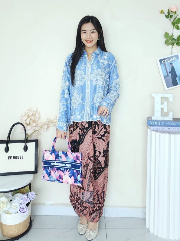 高品仿牛仔刺绣Floral 时装上衣 (7262)