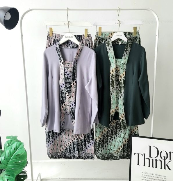 Premium Batik Baju Kebaya Set (2240)