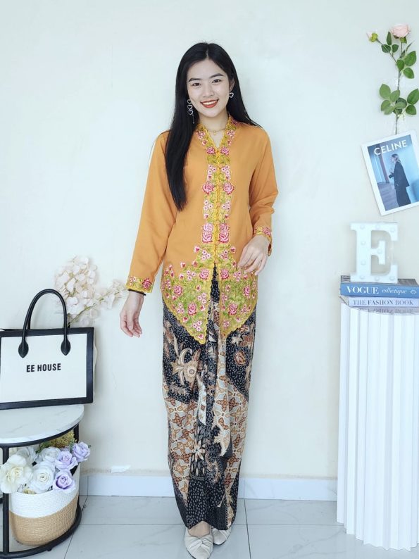 Kebaya Sulam Top (New Design) (699）
