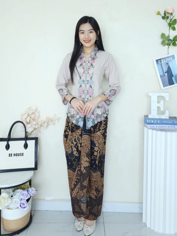 Premium Kebaya Top (New Arrivals) (673)