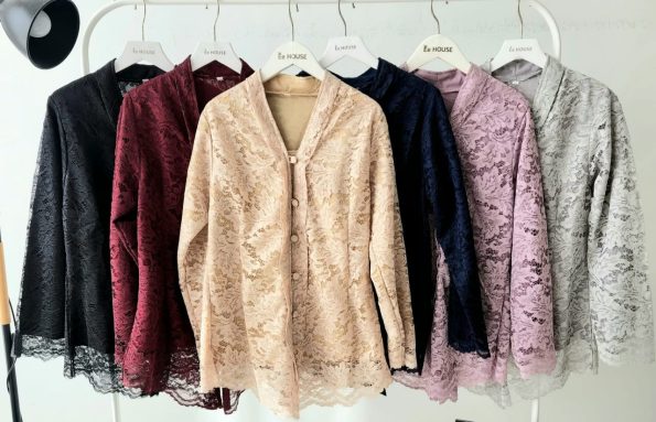 Lace Kebaya Top (125)