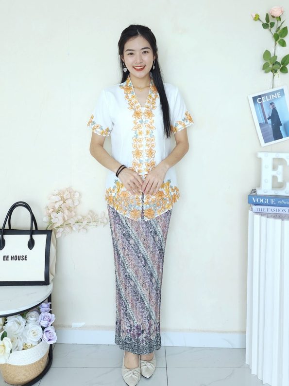 Pleated Batik Skirt (C30)