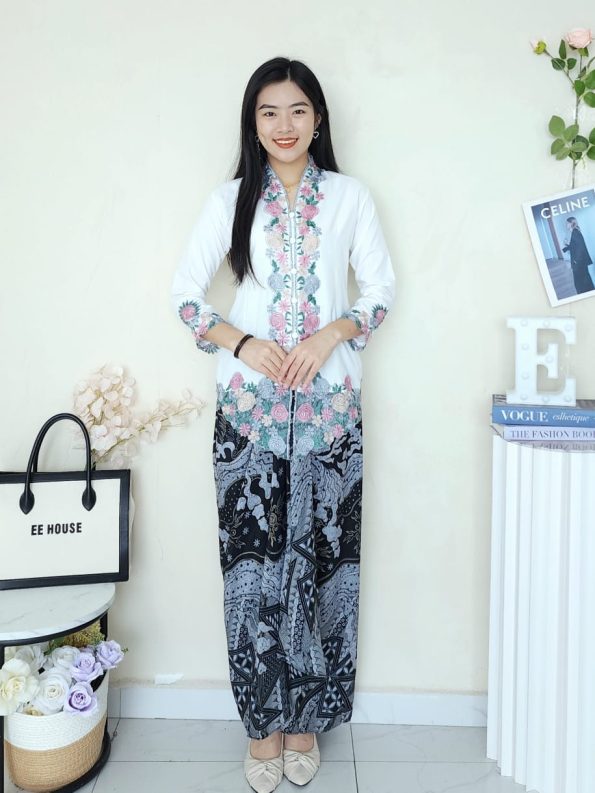 Premium Kebaya Top (New Arrivals) (673)