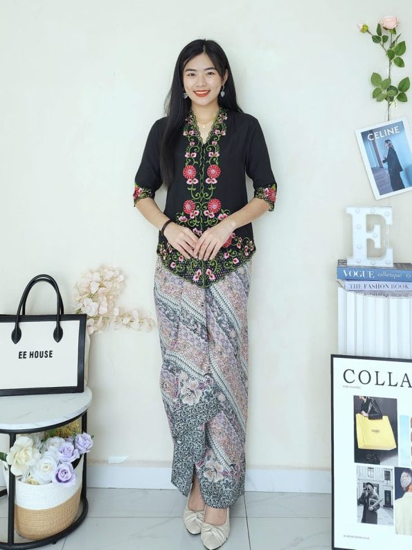 四分袖 Kebaya Sulam Top (5845)