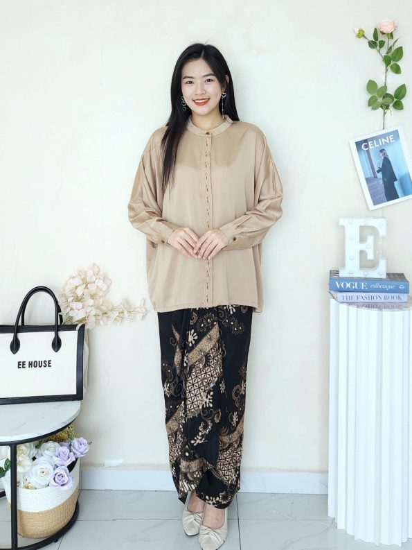 Satin Kebaya Sulam Top (559)