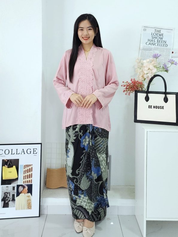 钩花设计 Kebaya Top (New Arrivals) (8270)