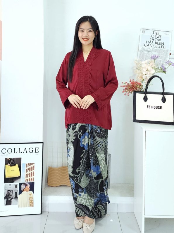 钩花设计 Kebaya Top (New Arrivals) (8270)