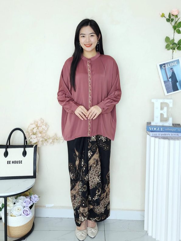 Satin Kebaya Sulam Top (559)