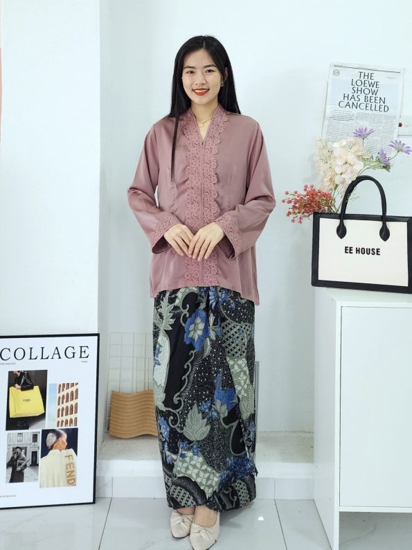 钩花设计 Kebaya Top (New Arrivals) (8270)