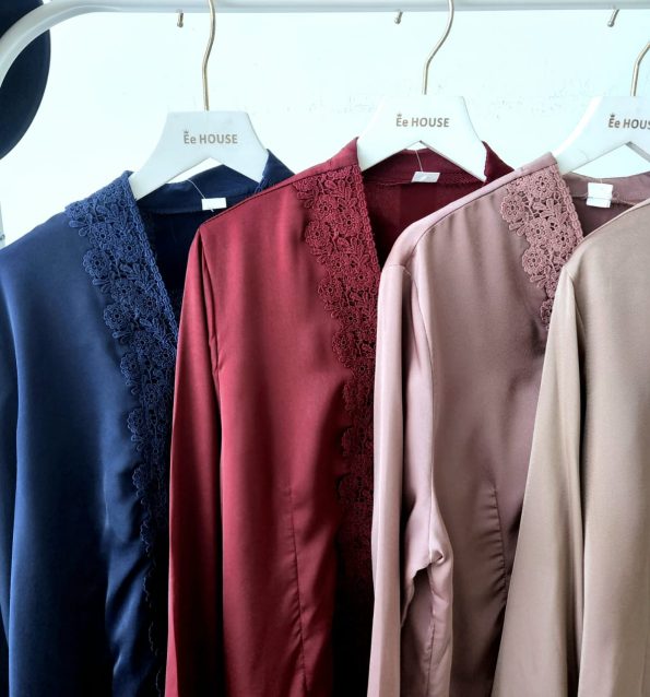 钩花设计 Kebaya Top (New Arrivals) (8270)