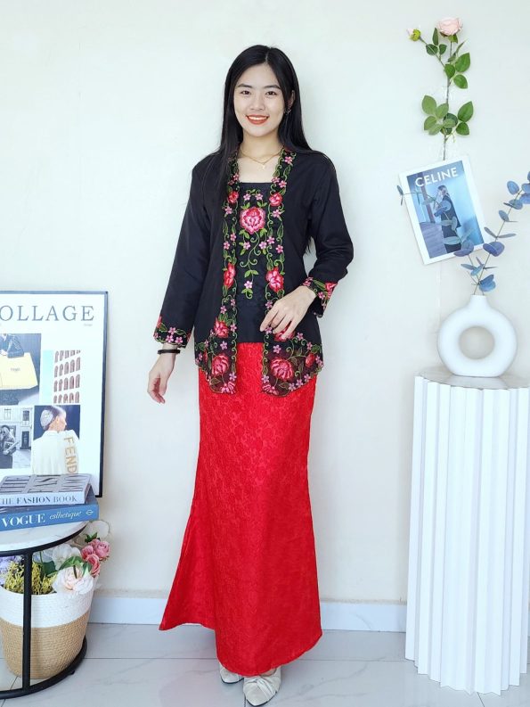 新款设计 Kebaya Sulam Top (New Arrivals) (722)