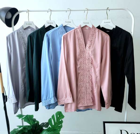 钩花设计 Kebaya Top (New Arrivals) (8270)