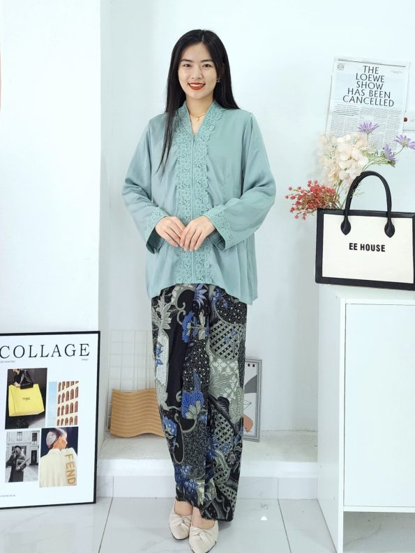 钩花设计 Kebaya Top (New Arrivals) (8270)