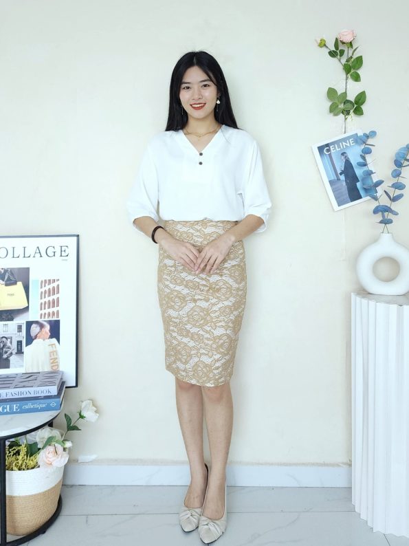 Rose Lace Midi Skirt (241)