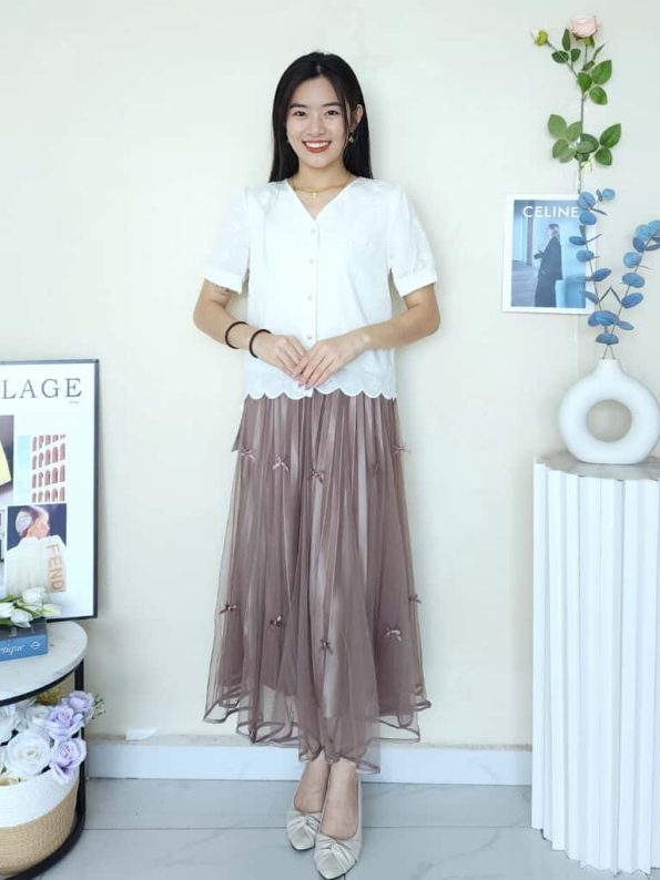 韩版V领embroidery时装上衣 (8659)